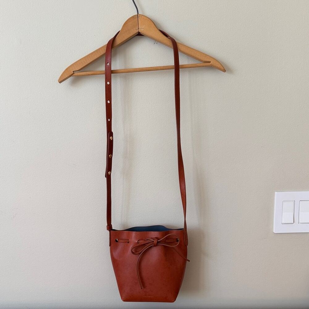 Mansur Gavriel Tan Leather Bow Crossbody Bucket Bag - Picture 2 of 11